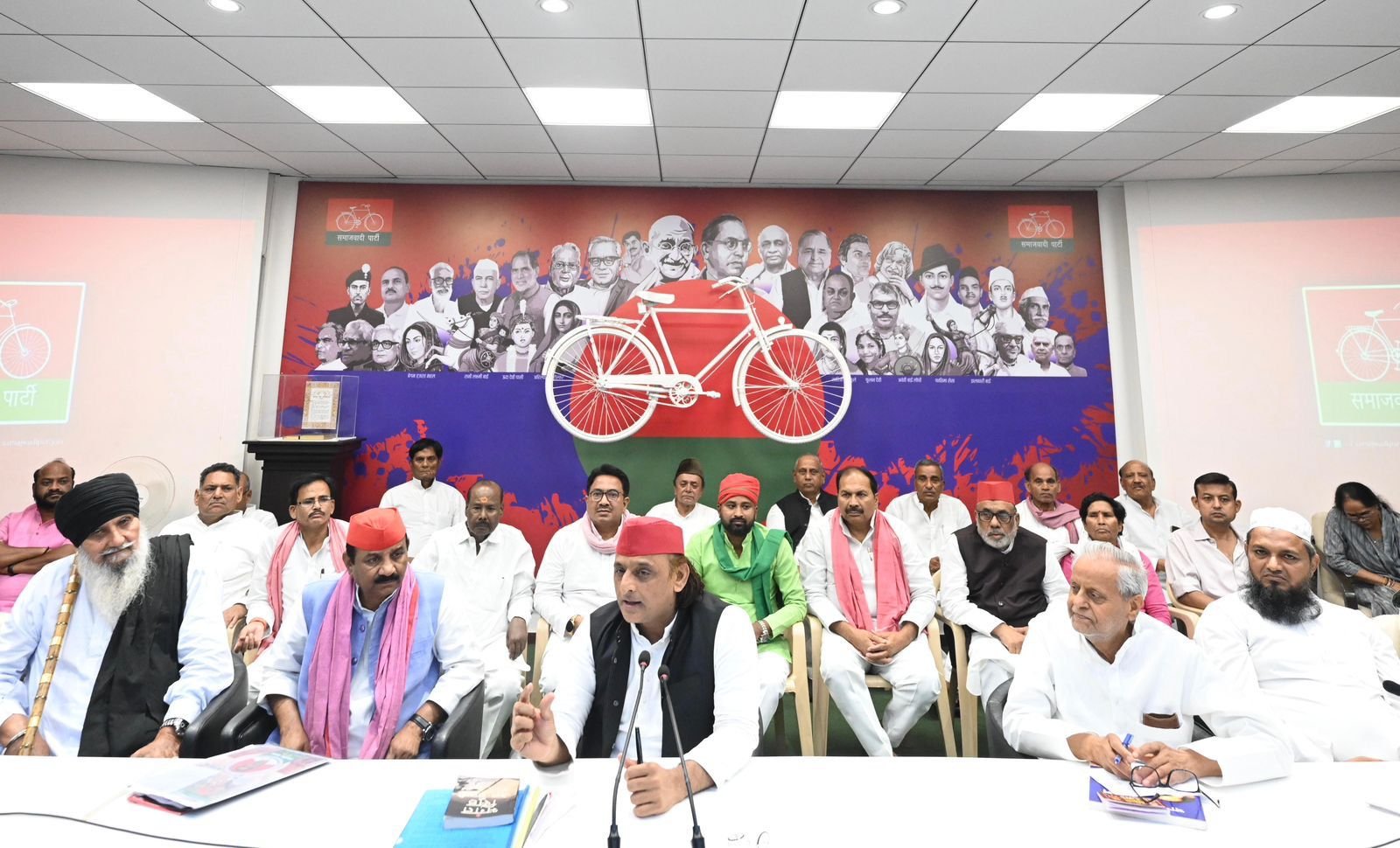 भाजपा ‘नाटकबाज पार्टी’, 2027 में सपा सरकार तय: Akhilesh Yadav