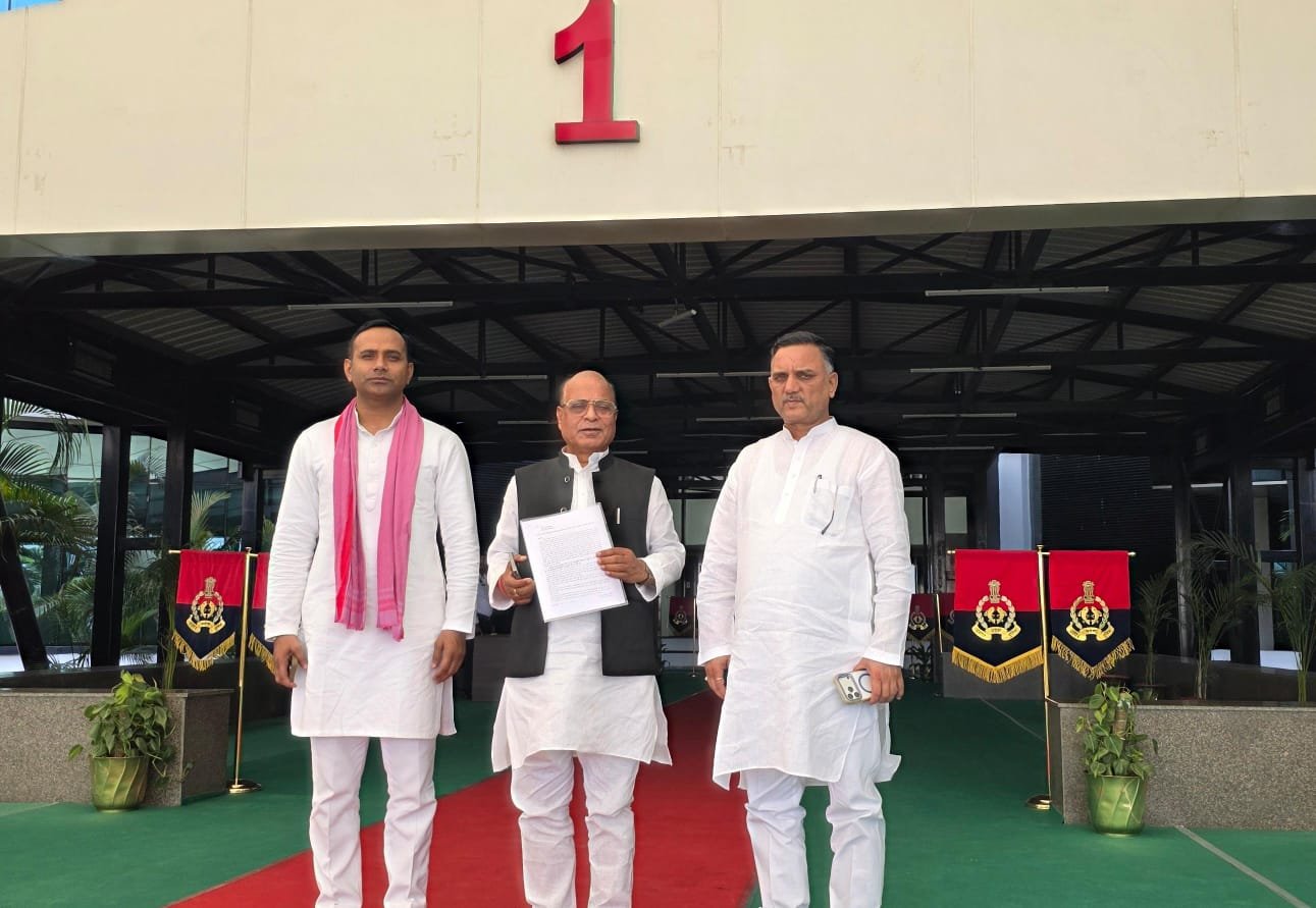 सपा प्रतिनिधिमंडल ने डीजीपी से की शिकायत, गाजीपुर में फर्जी मुकदमे और हरदोई हत्याकांड पर उठाए सवाल